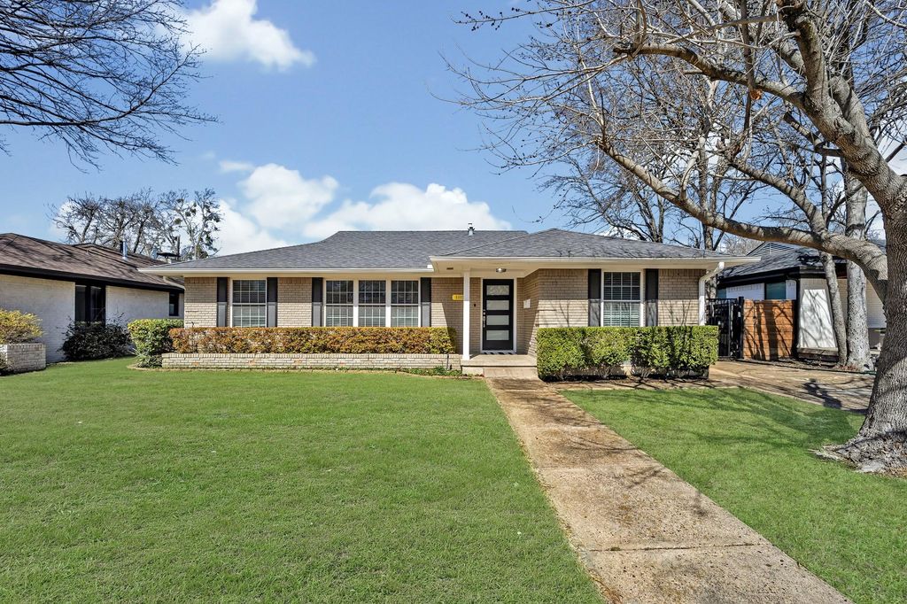 6903 E Mockingbird Ln