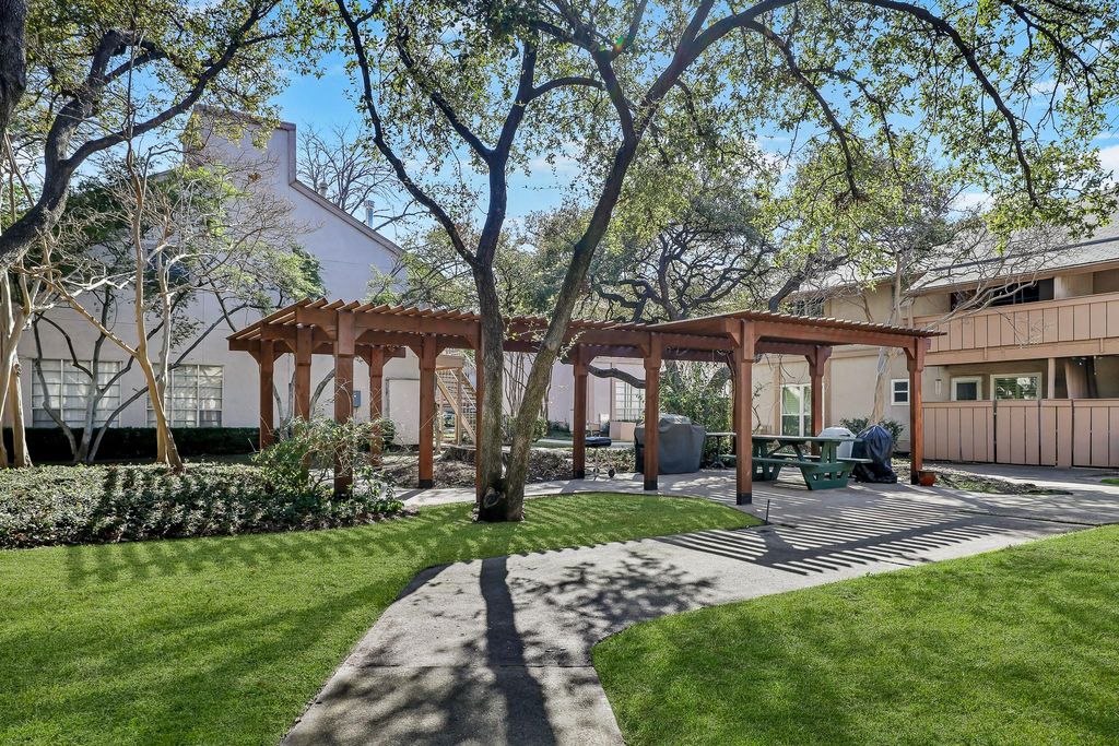 T272 10580 High Hollows Dr T272