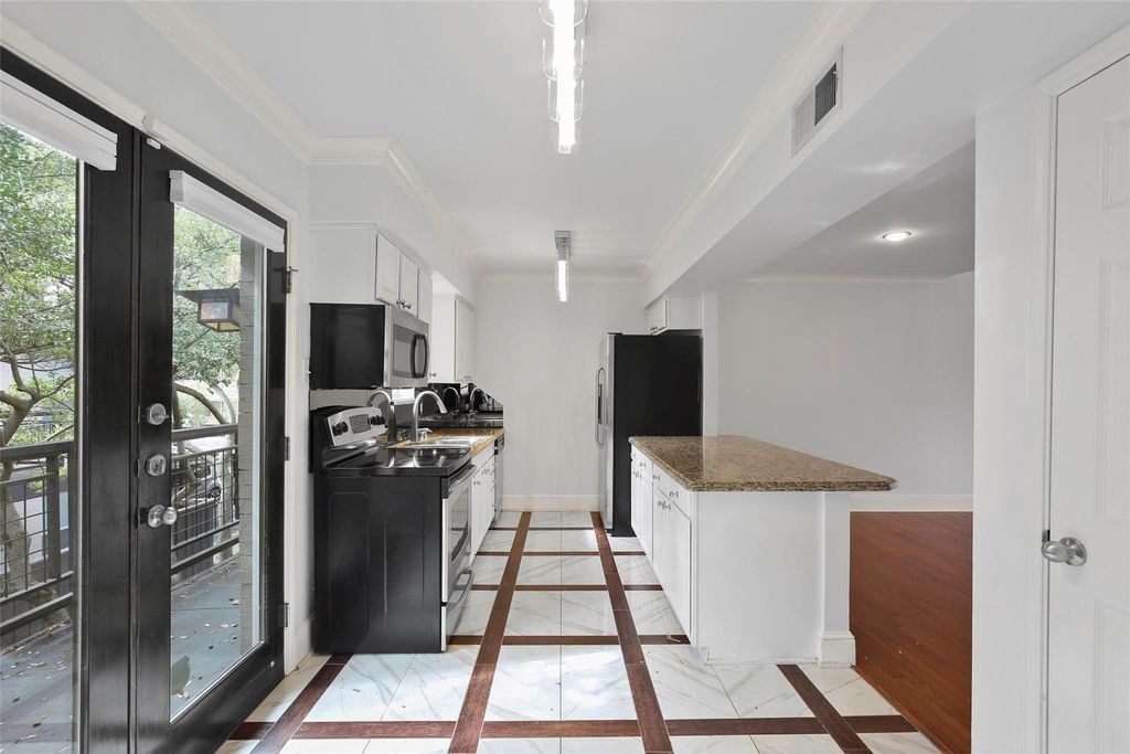 206 7730 Meadow Rd Unit 206