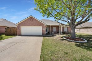 313 Angela Dr — Heberle Estates Add