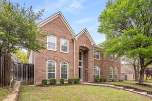 909 Rolling Ridge Dr — Highland Creek Estates Add