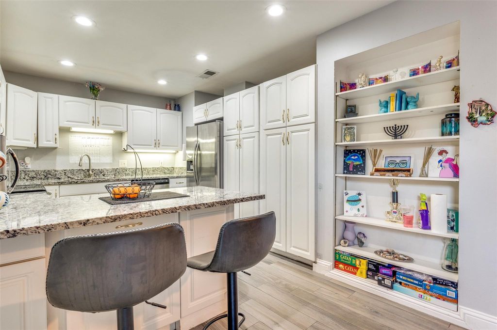 1029 5705 Harvest Hill Rd Unit 1029