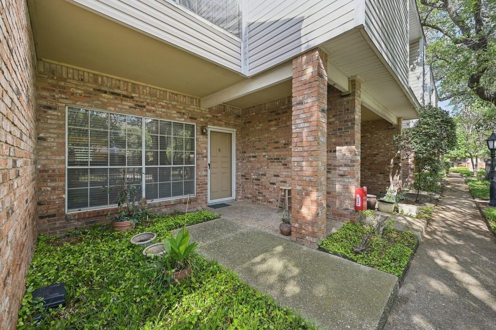 502 12921 Abrams Rd Unit 502  