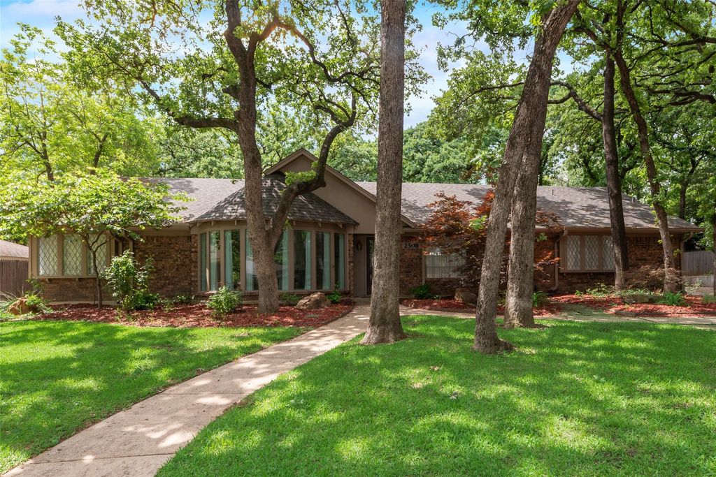 2508 Oak Manor Ct