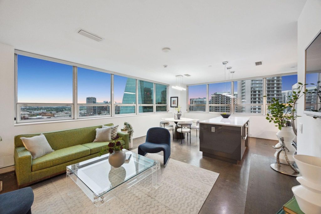 1501 511 N Akard St Unit 1501  