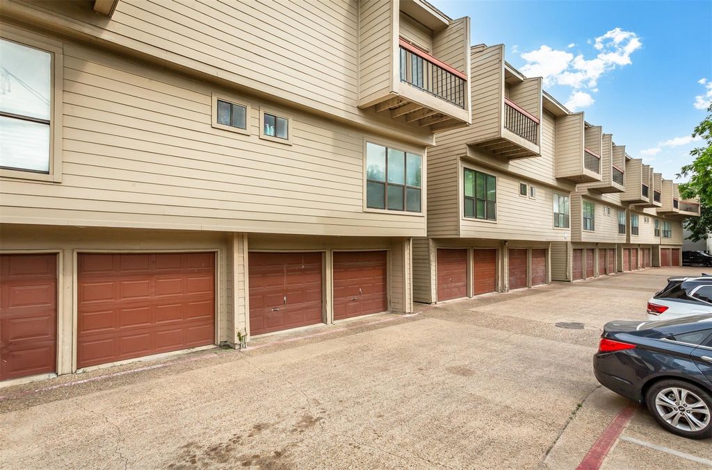 401 7660 Skillman St Unit 401  