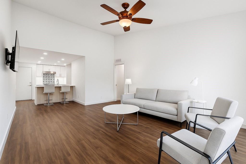 D 11348 Park Central Pl D