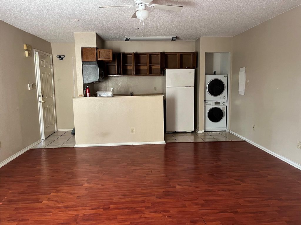 306 9823 Walnut St Unit 306  