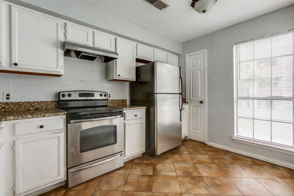 822 9601 Forest Ln Unit 822