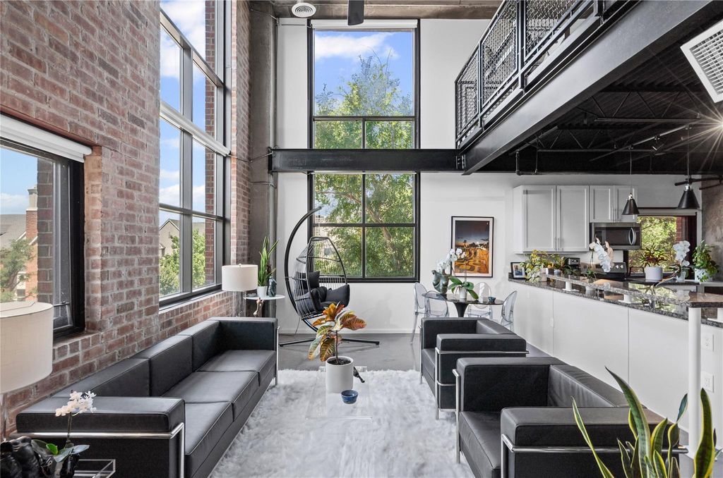 341 3110 Thomas Ave Unit 341  