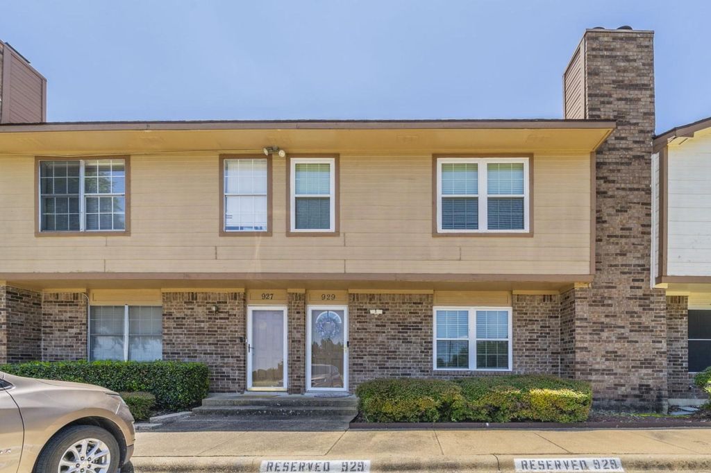 929 929 Vedral Pl Unit 929  