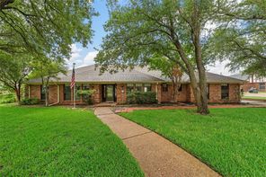 8216 Teakwood Dr — Woodland West