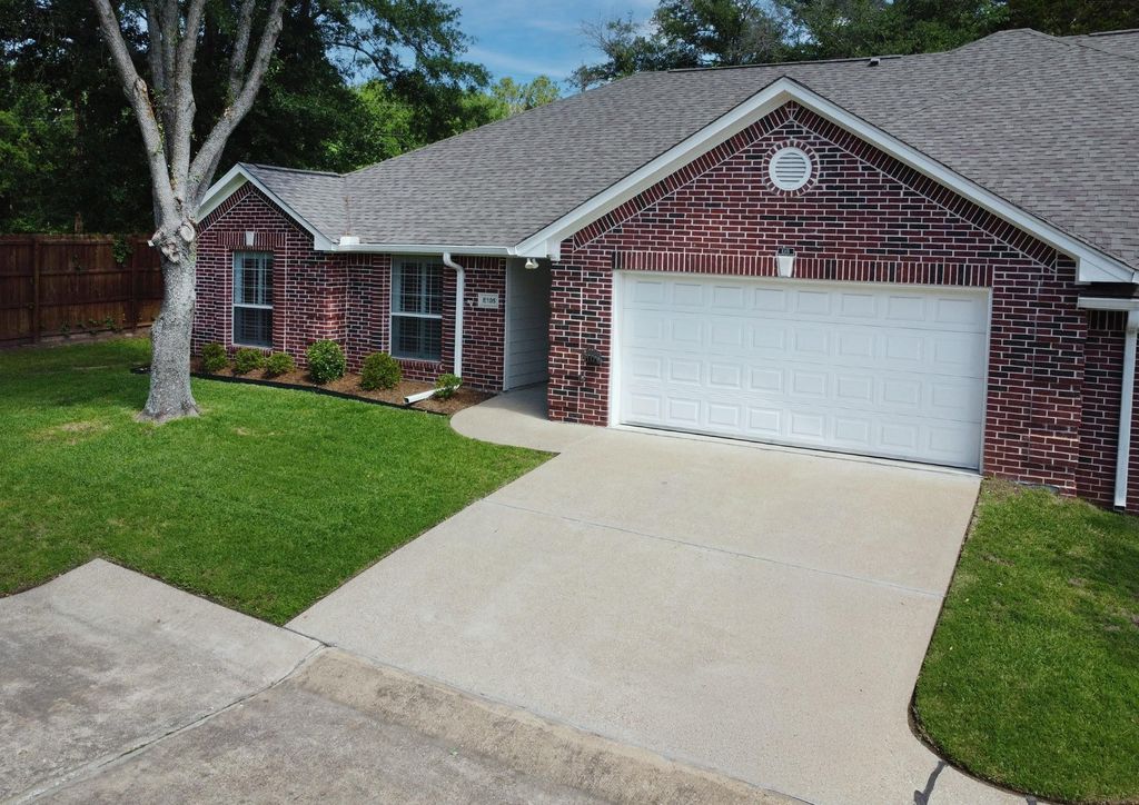 E105 1521 Rice Rd E105  