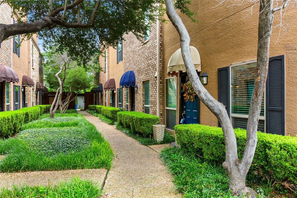 110 4015 Holland Ave Unit 110  