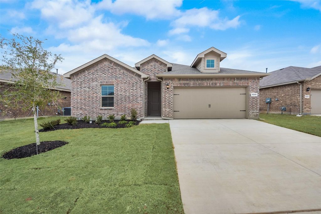 5245 Boulder Valley Dr Fort Worth, TX 76179