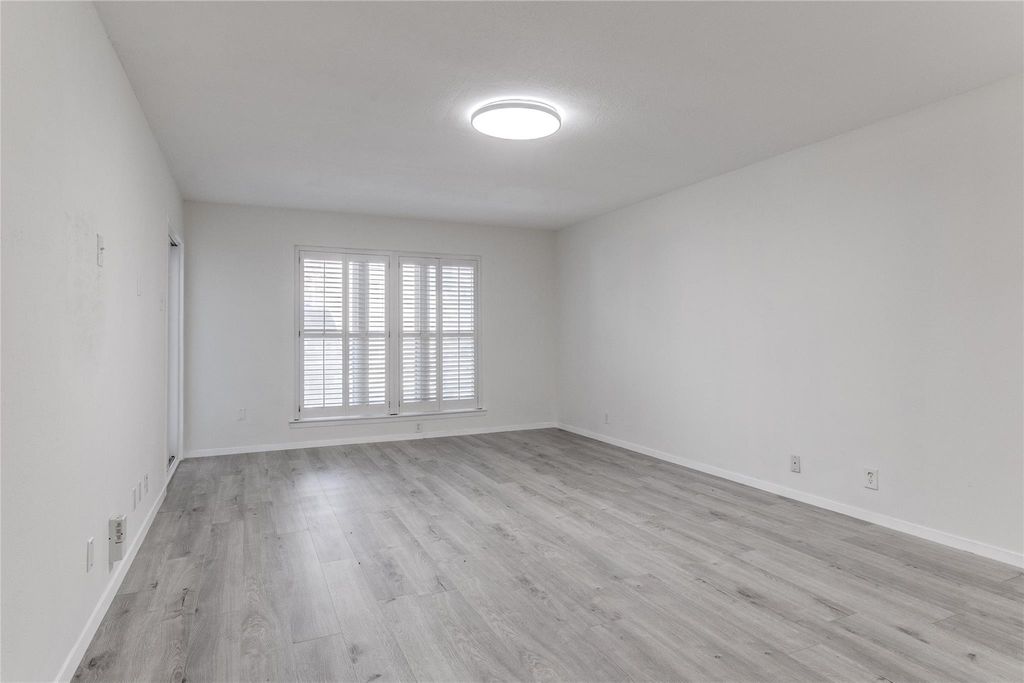 142 4859 Cedar Springs Rd Unit 142  