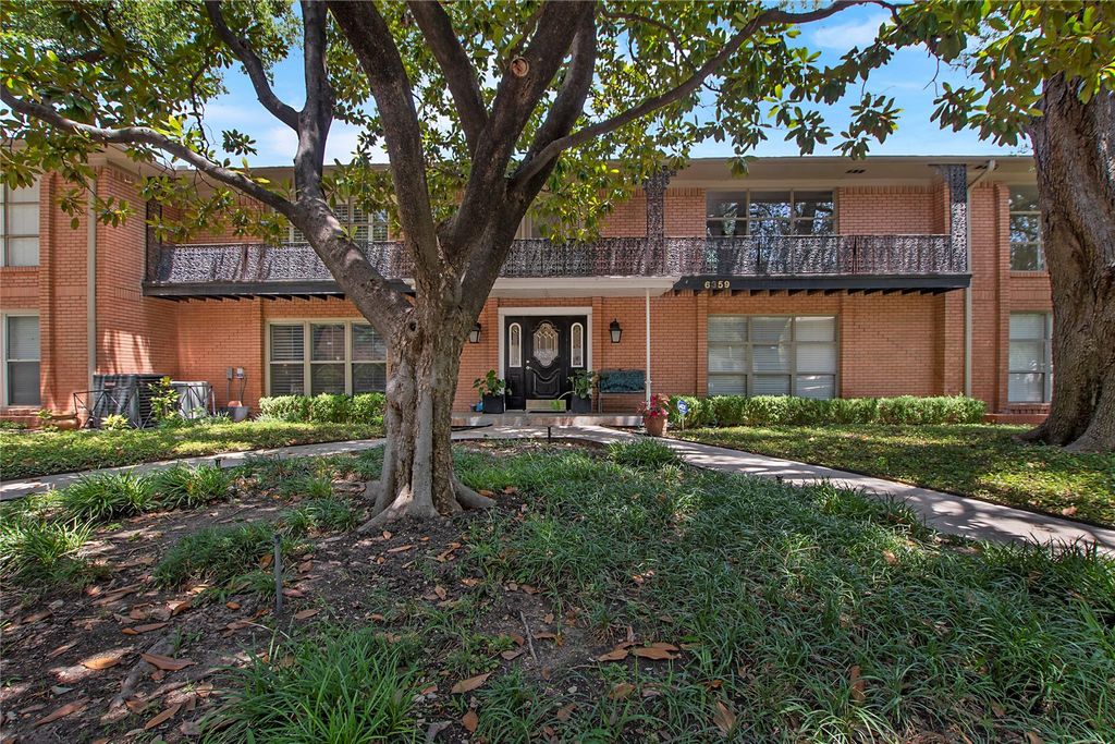 2D 6359 Bandera Ave 2D  