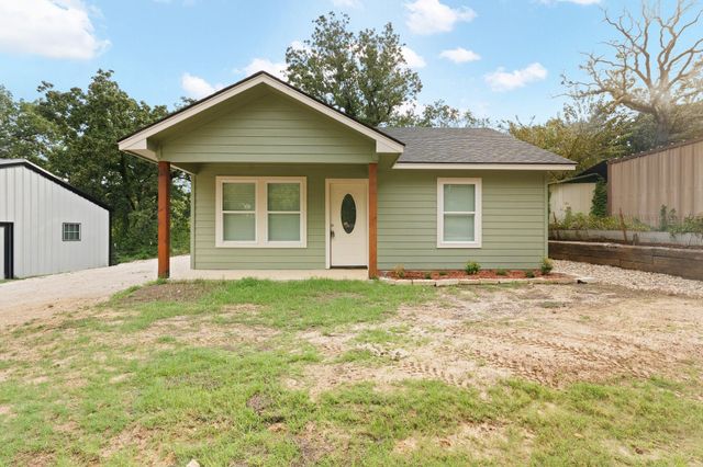 62 Live Oak St