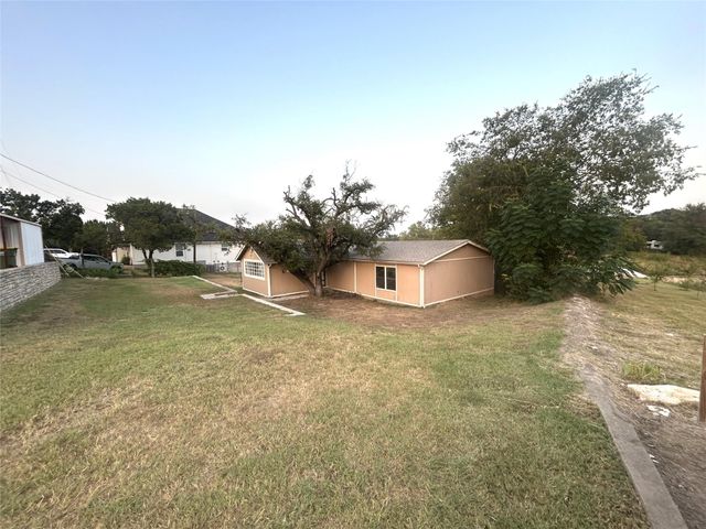 1201 Comanche Cove Dr