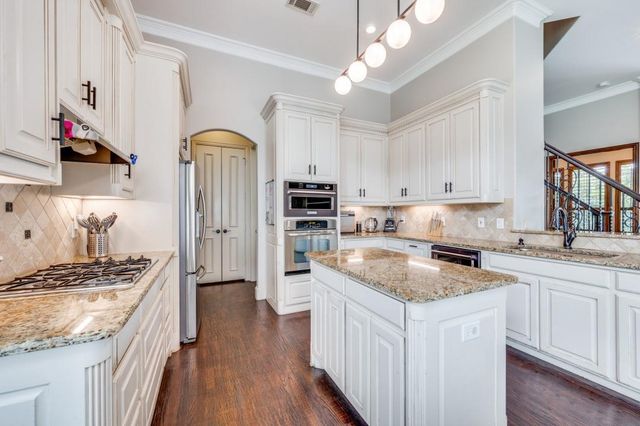 3336 University Park Ln — University Park 01