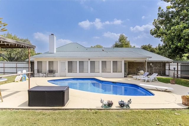 111 Kirk Rd — Country East Ests