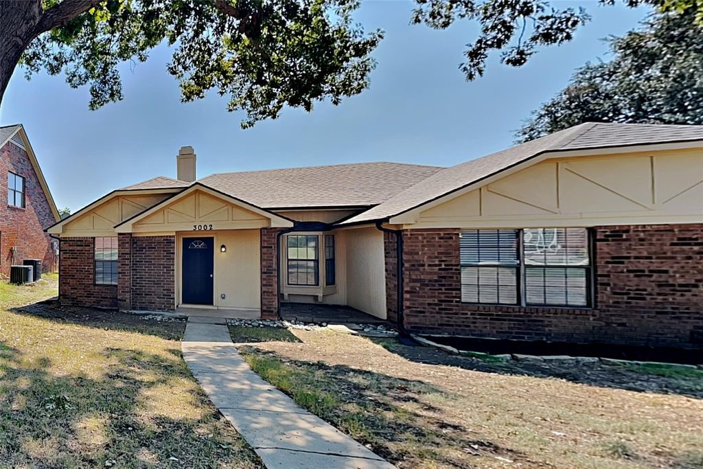 3002 Sierra Dr Carrollton, TX 75007