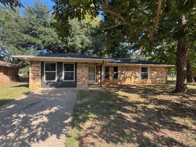 207 Westview
