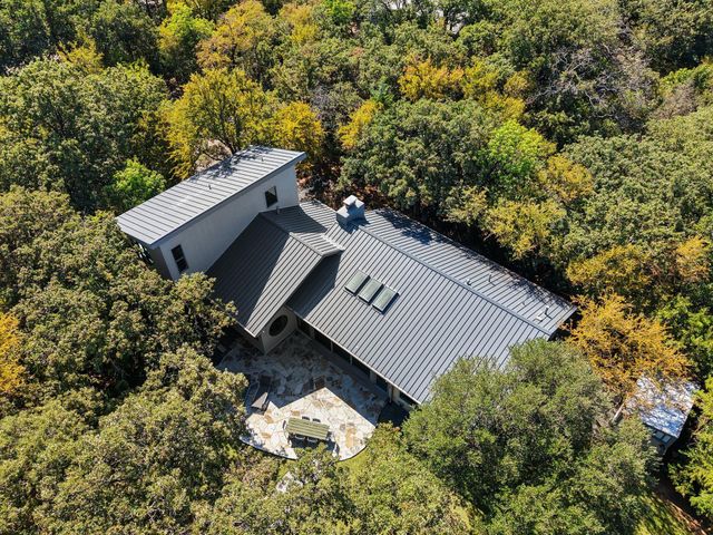20 Horseshoe Dr — Holiday Add