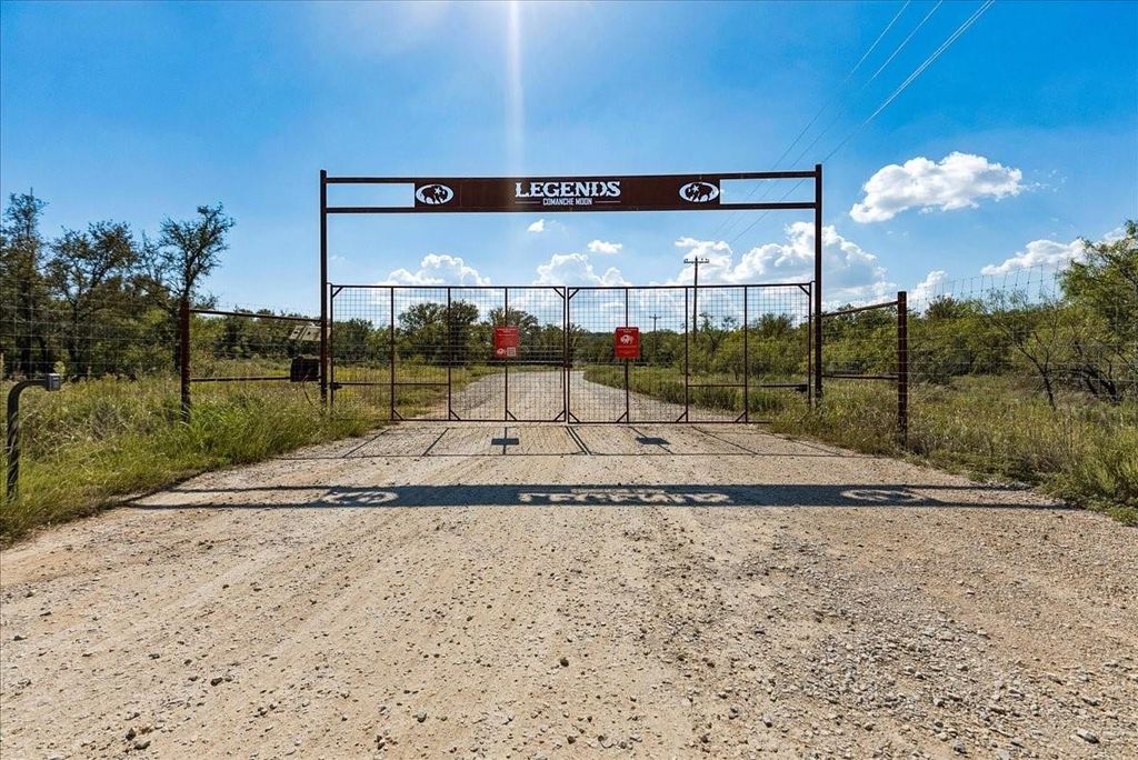 1812 County Road 114, Mingus TX