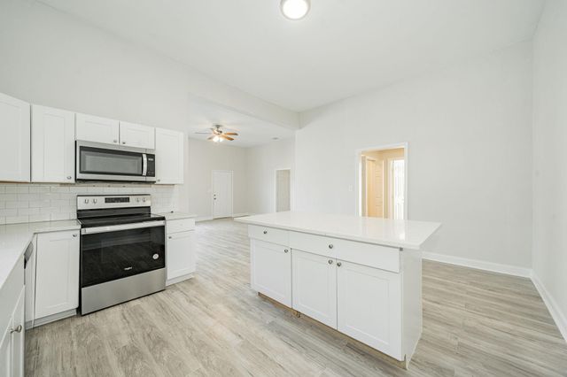 3419 Washington St — Orig Town Of Greenville