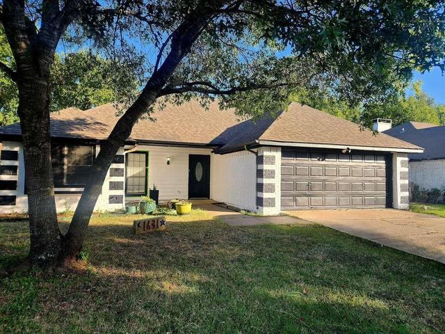 1631 Stratford Ln — Stratford