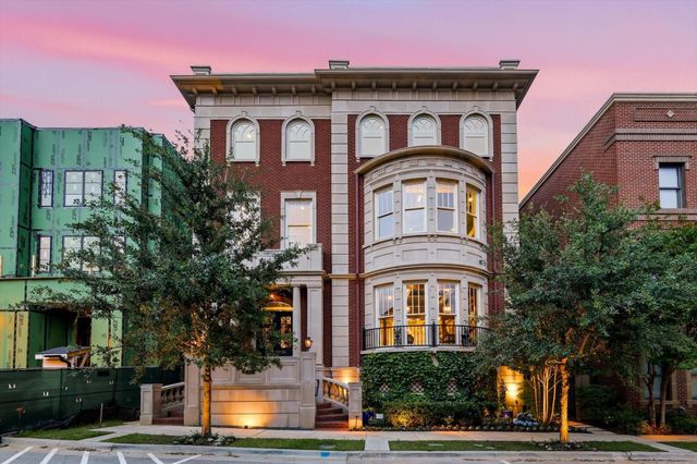 201 Park Ridge Blvd — Garden District & Ph C