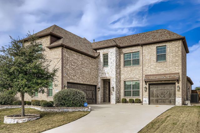 932 Hunters Creek Dr — Breezy Hill Ph X