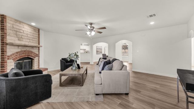 1735 Woodridge Ct — Mcdavid Estates Ph VI