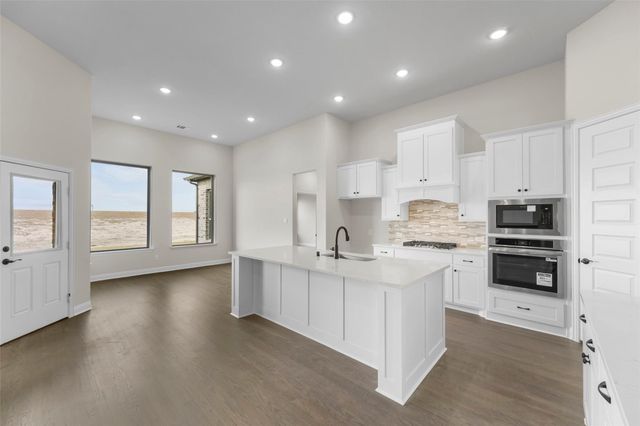 144 Lila Lake Dr — Levante