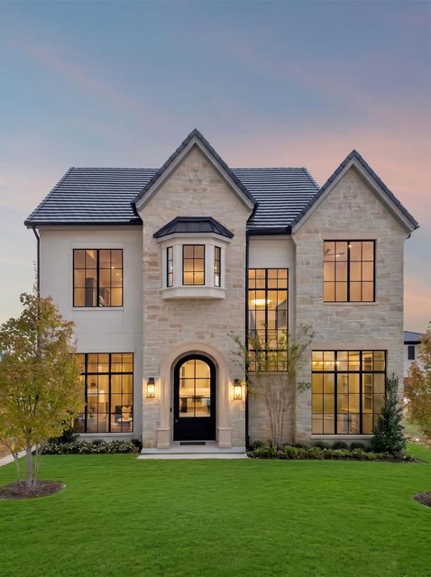 200 Murano Pl — Carillon Parc