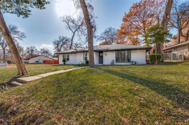 1241 Springbrook Dr — Hampton Place Estates