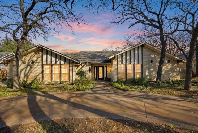 1620 Oak Meadow Dr — Bell Manor West Add