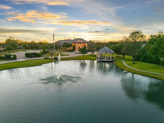 702 S White Chapel Blvd — Bull Run Lakes Add