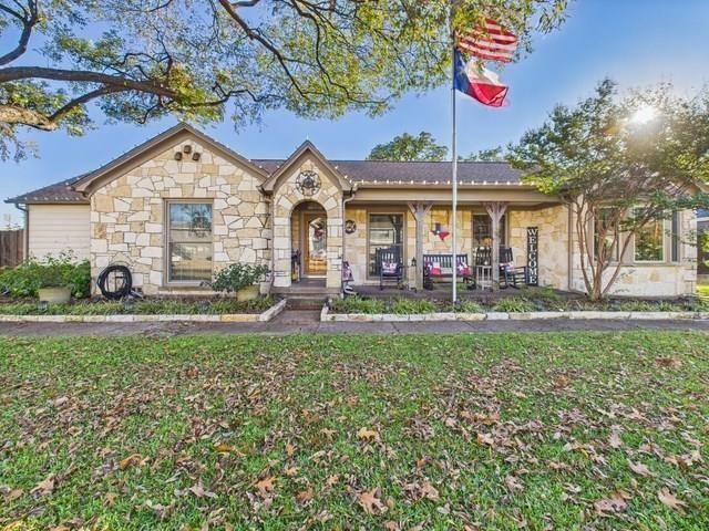 516 E 6th St — HERITAGE CROSSING DISTRICT