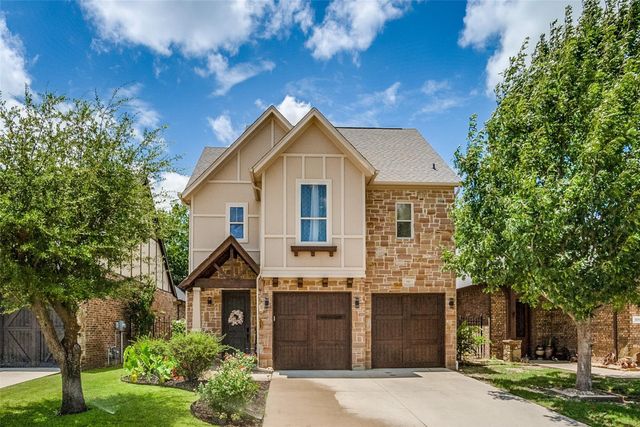 305 Post View Dr — The Villas