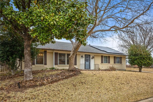 1401 Greenbrier Dr — Turtle Creek N Add