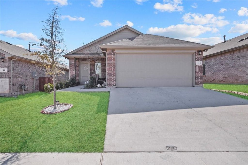 136 Greengate Drive, Boyd TX