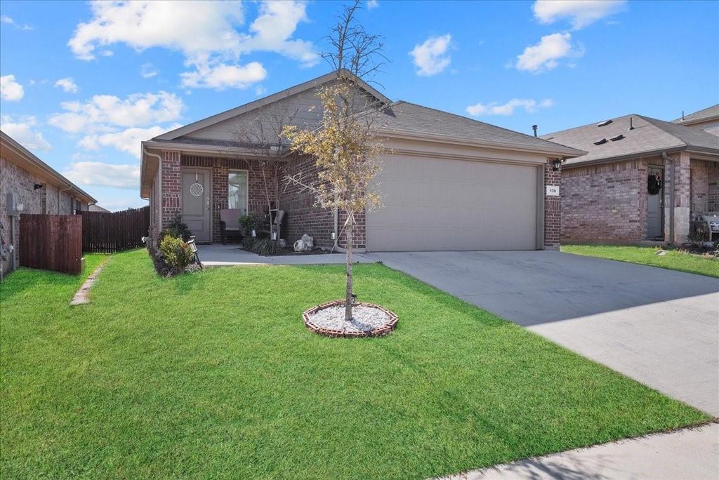 136 Greengate Dr, Boyd, TX 76023 - photo 2