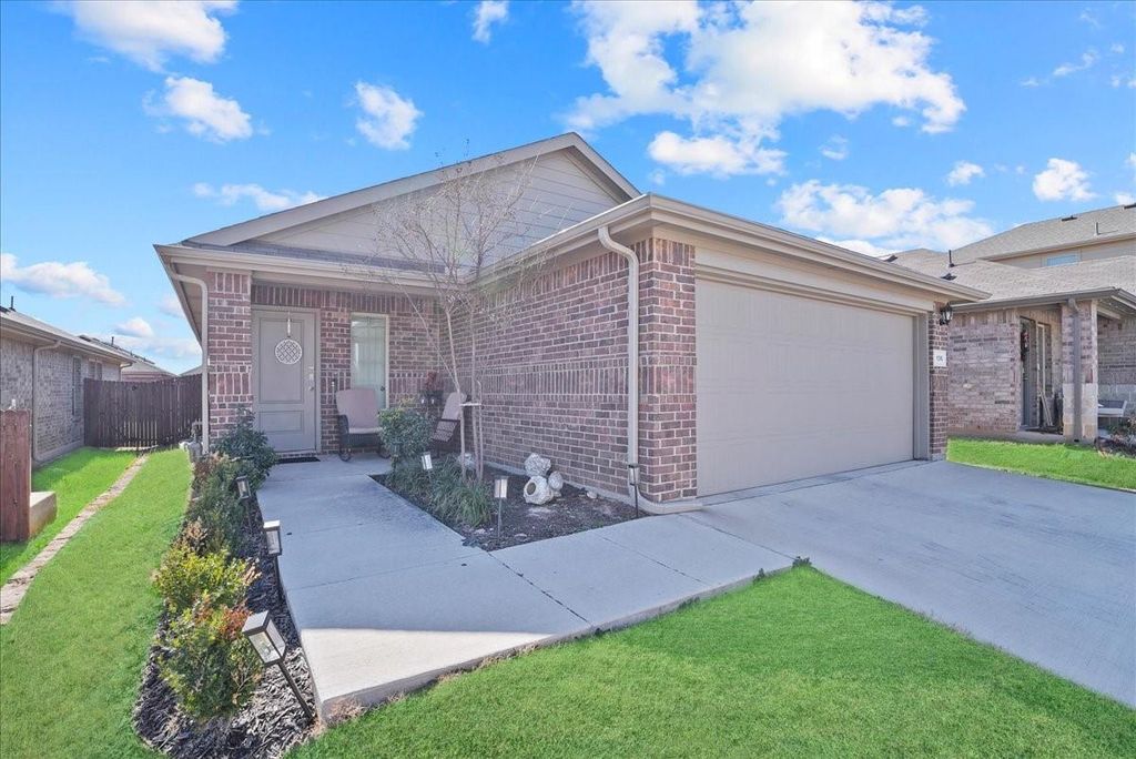 136 Greengate Dr, Boyd, TX 76023 - photo 3