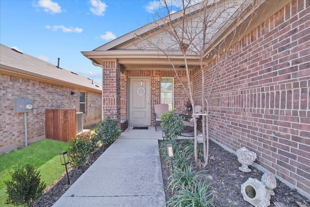 136 Greengate Dr, Boyd, TX 76023 - photo 4