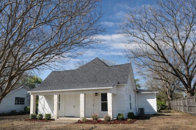 807 Kaufman St — Town - Waxahachie