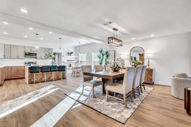 3518 W Rochelle Rd — Garden Park