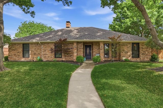 1209 O Shannon Ln — Greens