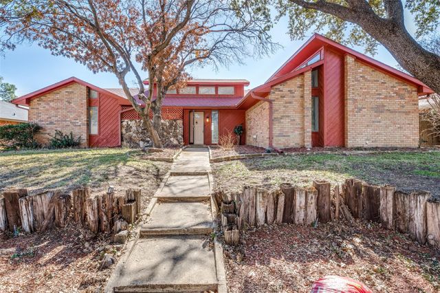 3808 E Runge Ct E — GREENWOOD HILLS